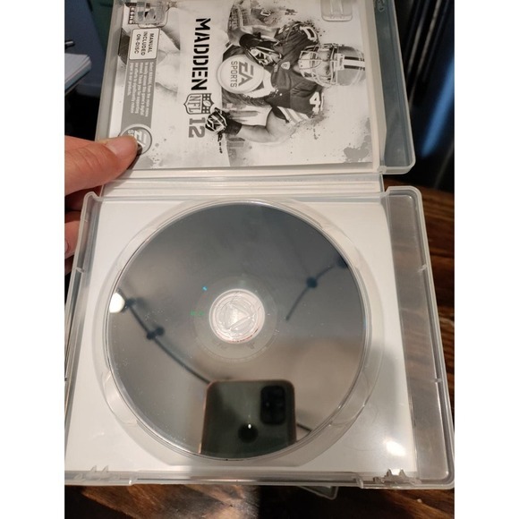 PS3 Madden NFL 11 & 12 - Picture 4 of 7